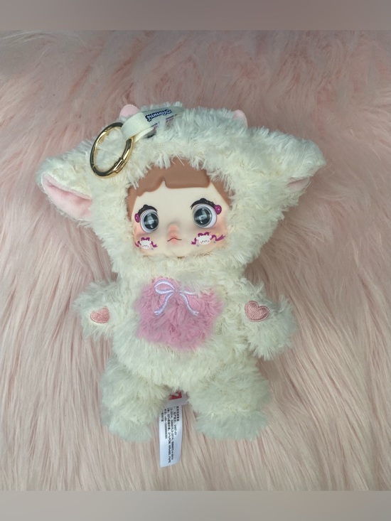 NOMMI Accessories - Nommi Plush Lamb Keychain - Cream with Pink Accents💕 Good condition ✨🤎